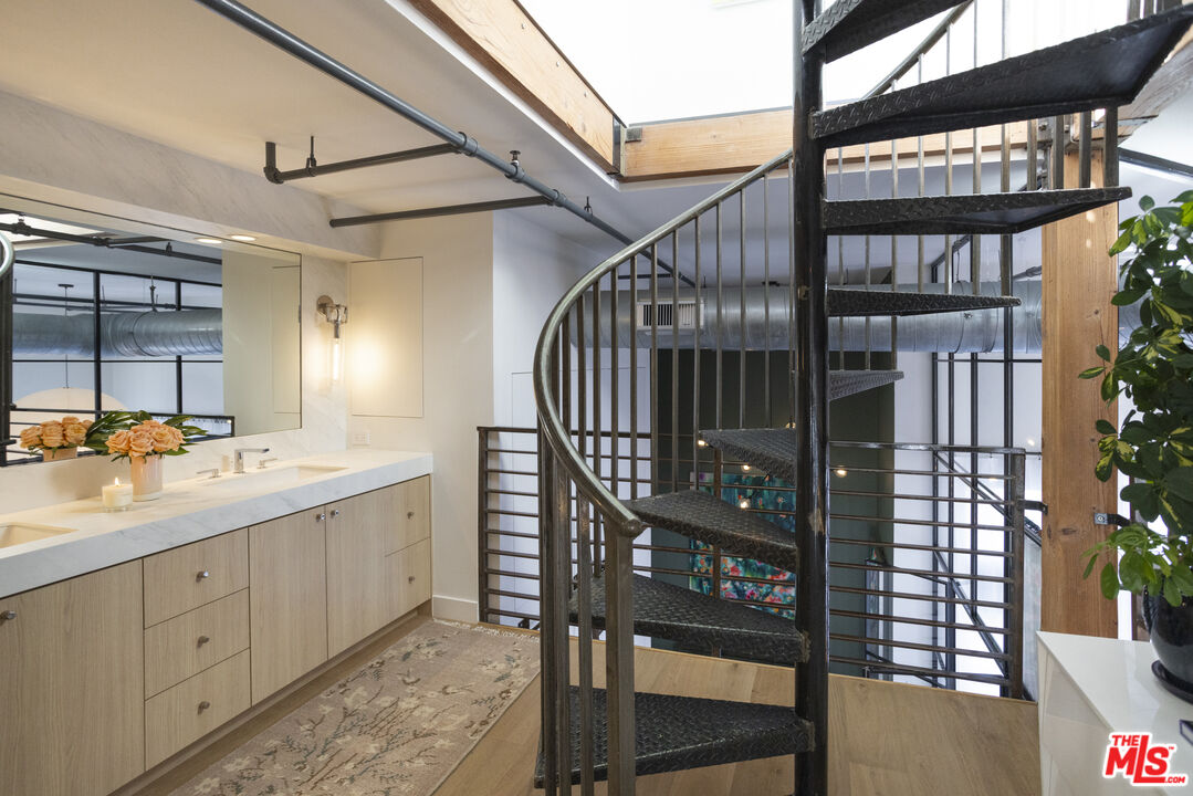 4115 Glencoe Ave Unit: 414