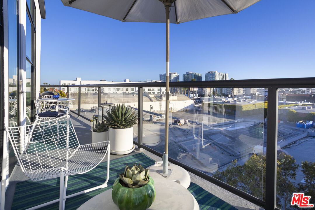 4115 Glencoe Ave Unit: 414