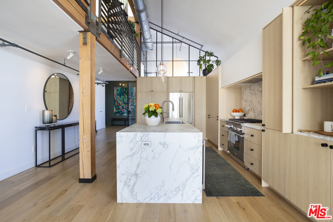 4115 Glencoe Ave Unit: 414