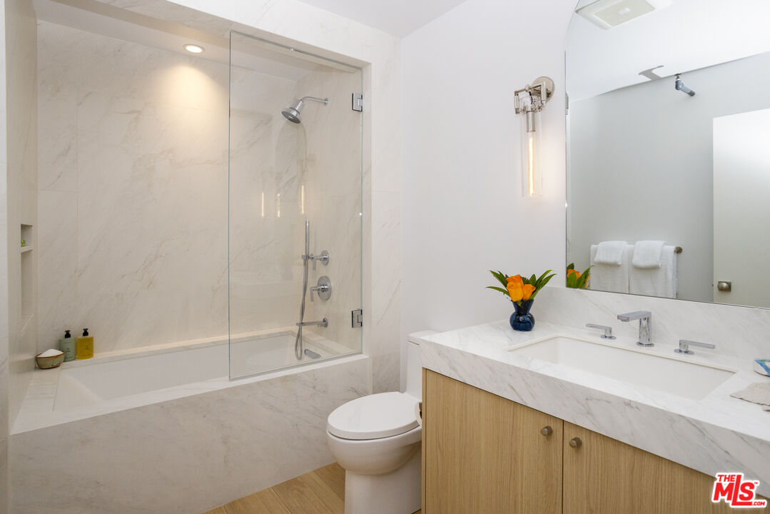 4115 Glencoe Ave Unit: 414