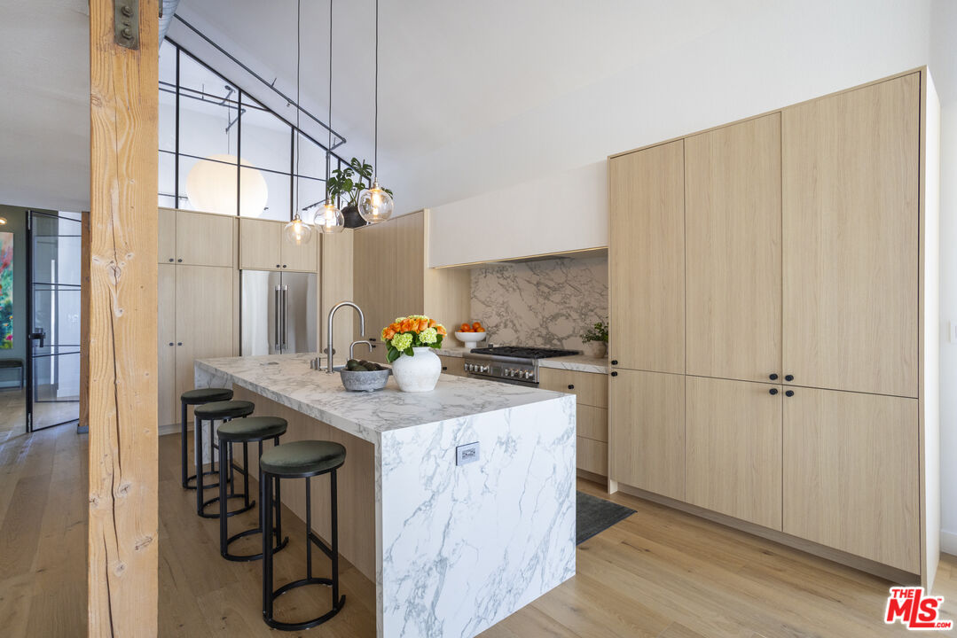 4115 Glencoe Ave Unit: 414