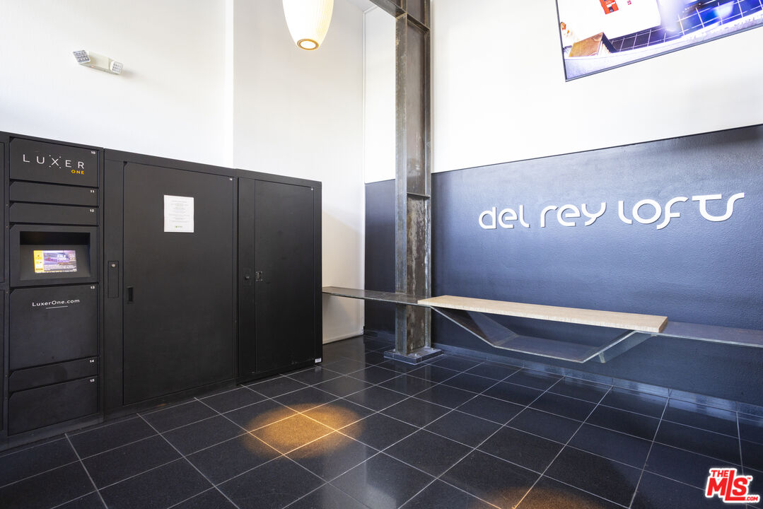 4115 Glencoe Ave Unit: 414