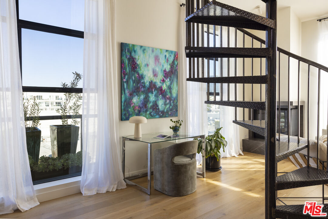4115 Glencoe Ave Unit: 414