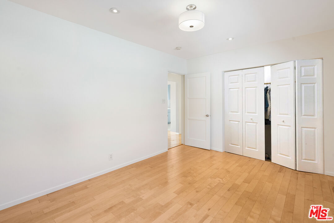 2631 Thurman Ave