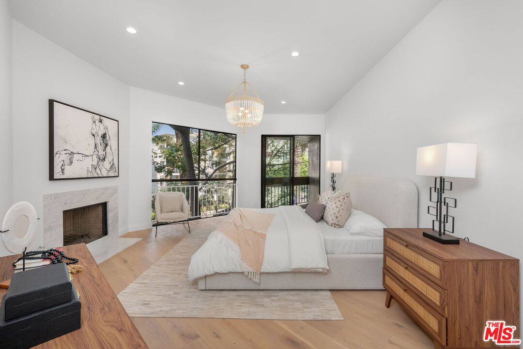 11628 Montana Ave Unit: 201