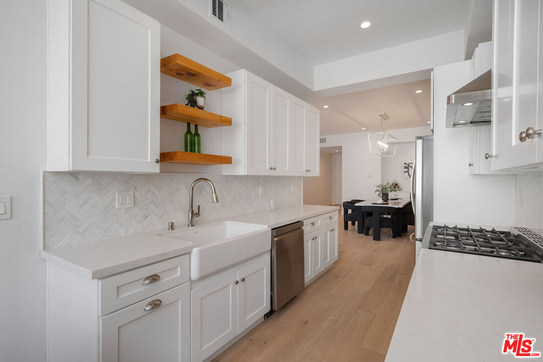11628 Montana Ave Unit: 201