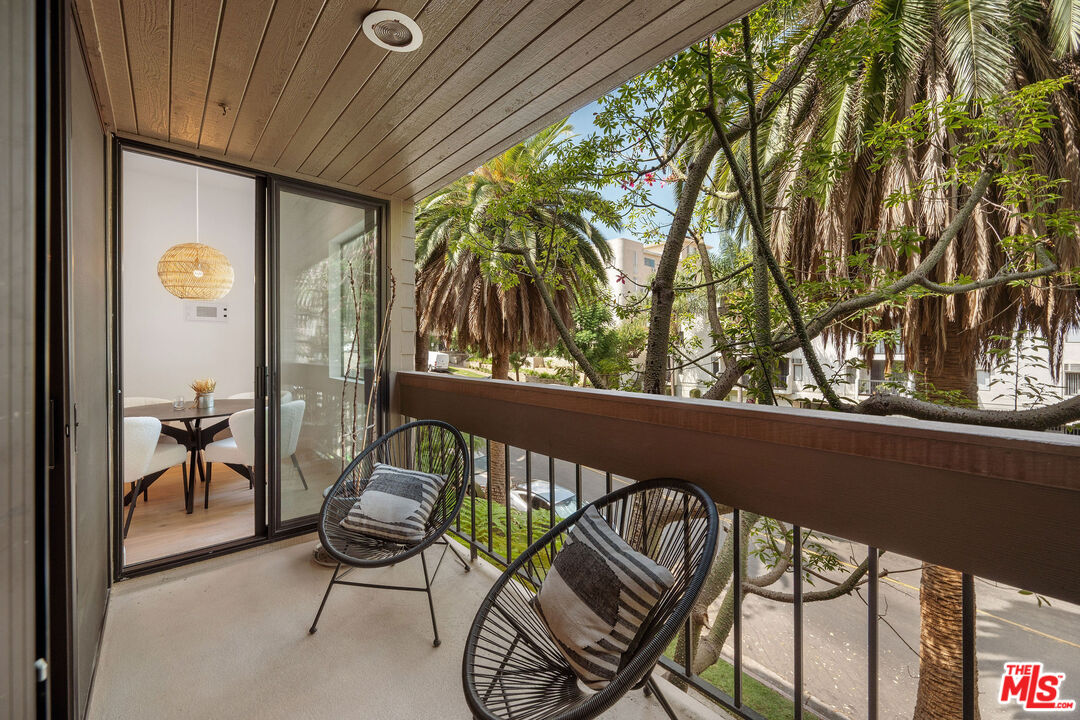 11628 Montana Ave Unit: 201