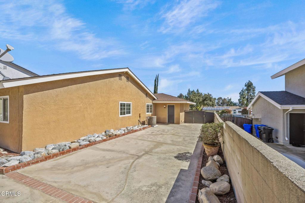 2061 N Albright Avenue