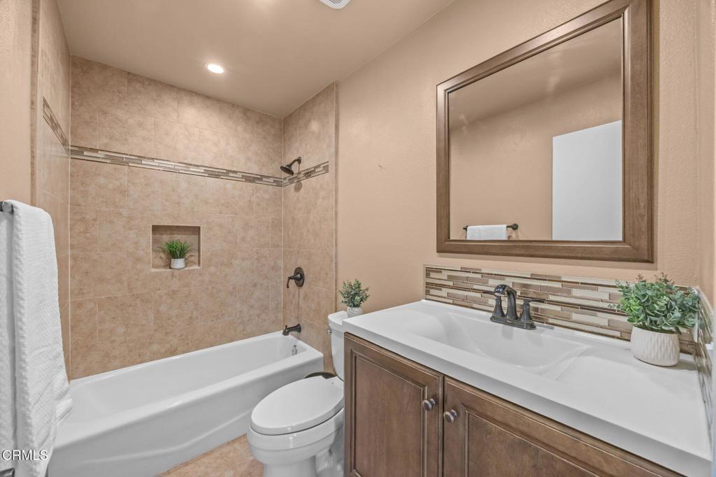 2061 N Albright Avenue