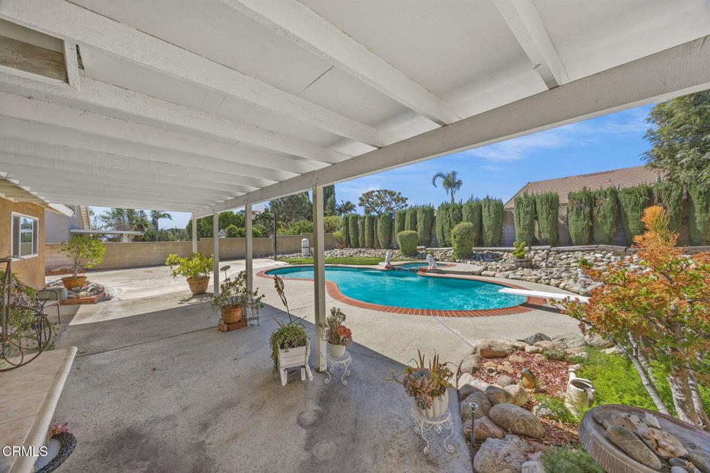 2061 N Albright Avenue