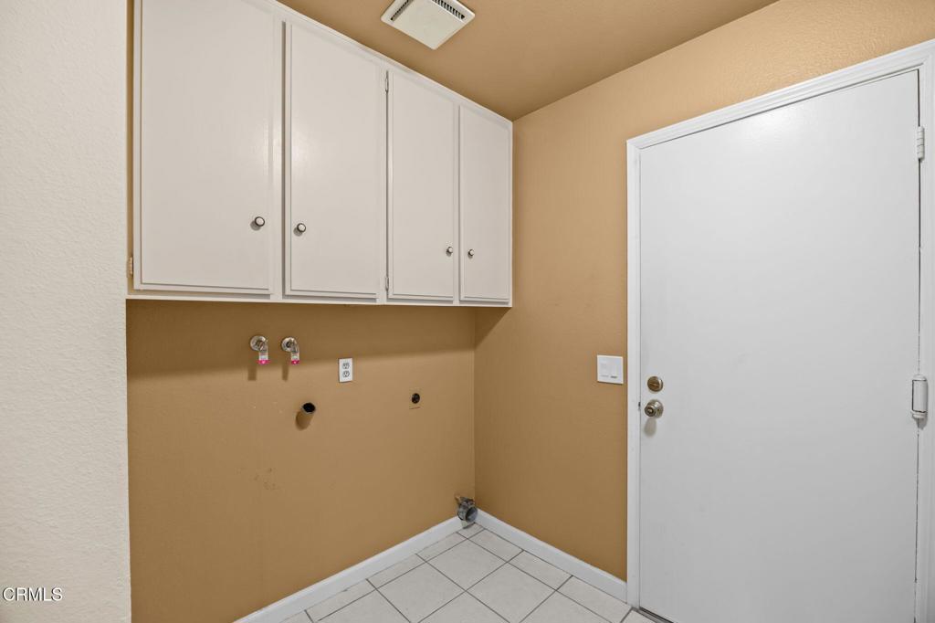 2061 N Albright Avenue