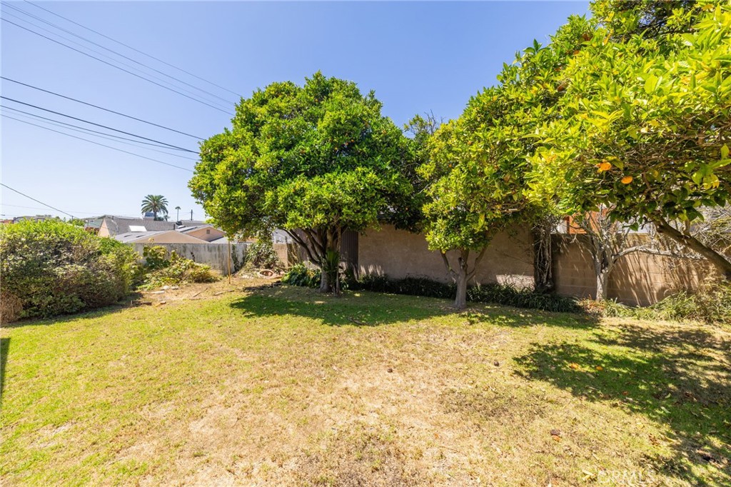 1345 W 26th Place