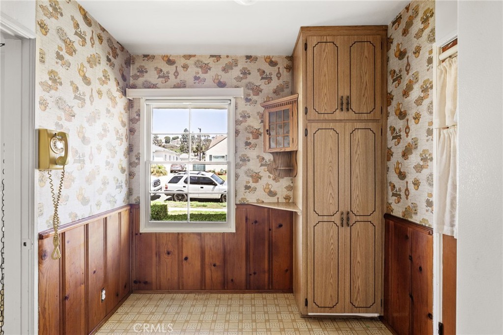 1345 W 26th Place