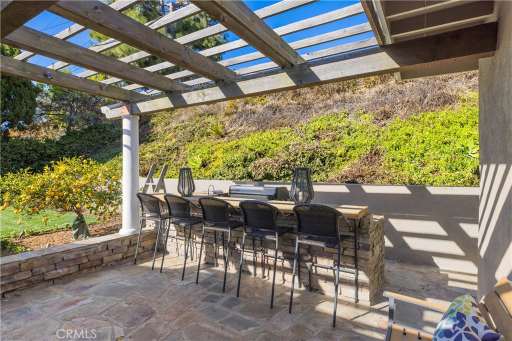 3951 Palos Verdes Drive South
