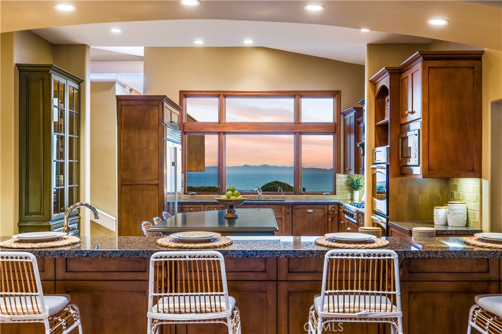 3951 Palos Verdes Drive South