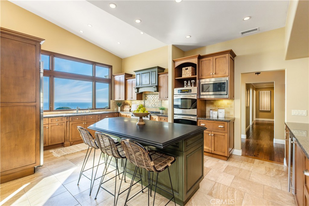 3951 Palos Verdes Drive South