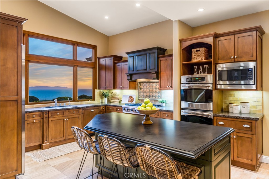 3951 Palos Verdes Drive South