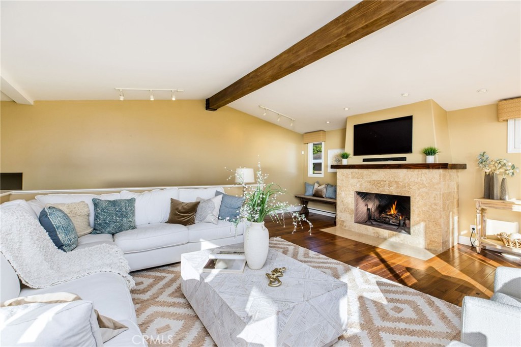3951 Palos Verdes Drive South