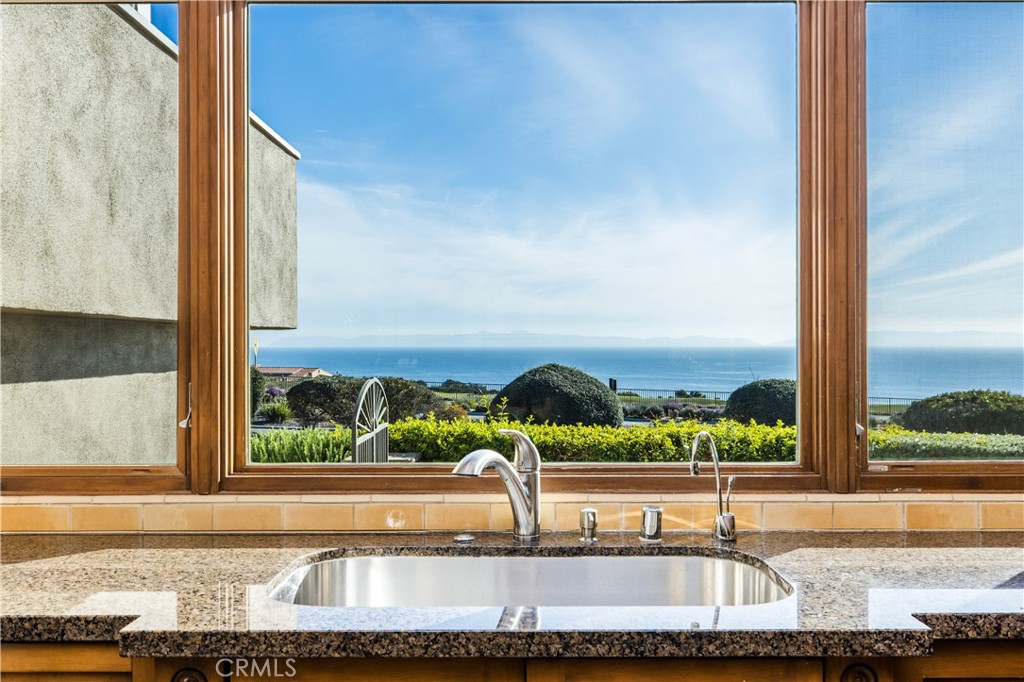 3951 Palos Verdes Drive South