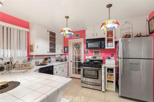 2404 W 116th ST