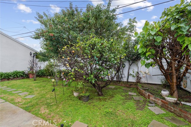 2404 W 116th ST