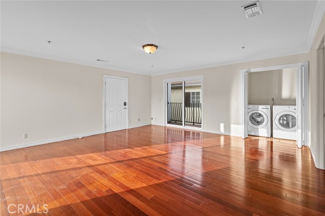 320 W Valencia AVE Unit: 202