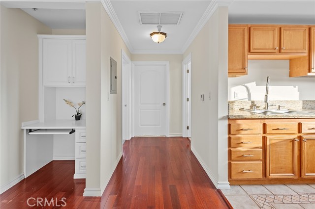320 W Valencia AVE Unit: 202