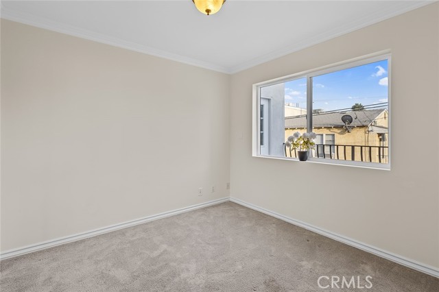 320 W Valencia AVE Unit: 202