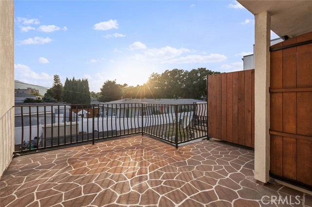 320 W Valencia AVE Unit: 202