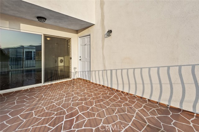 320 W Valencia AVE Unit: 202