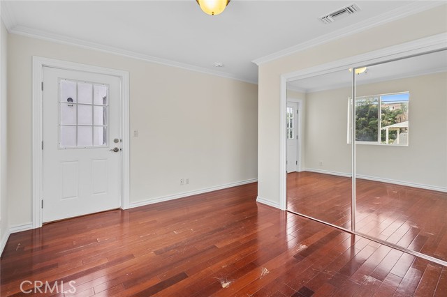 320 W Valencia AVE Unit: 202