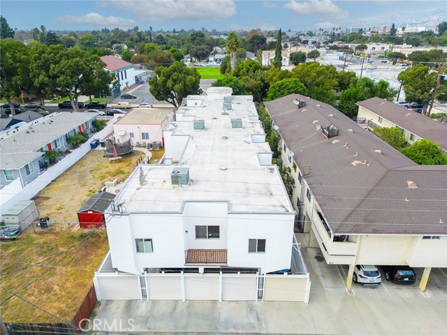 320 W Valencia AVE Unit: 202