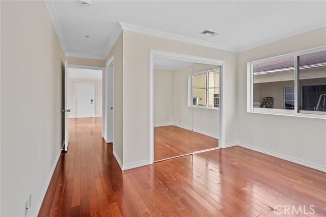 320 W Valencia AVE Unit: 202