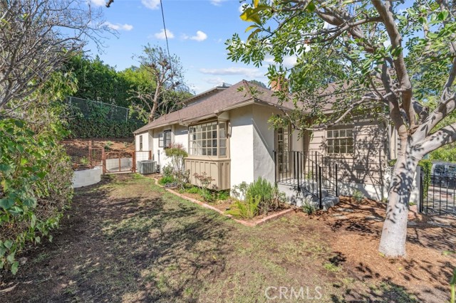 4045 Sunnyslope AVE