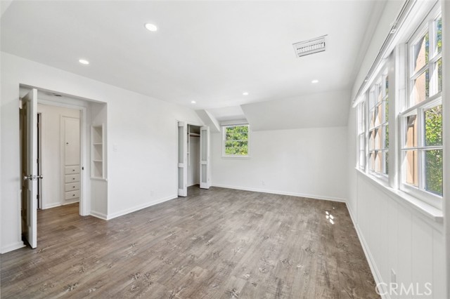 4045 Sunnyslope AVE