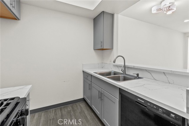19350 Sherman Way Unit: 125