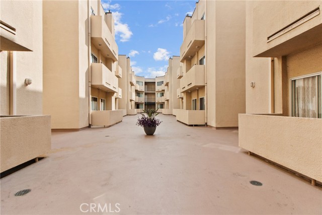 19350 Sherman Way Unit: 125