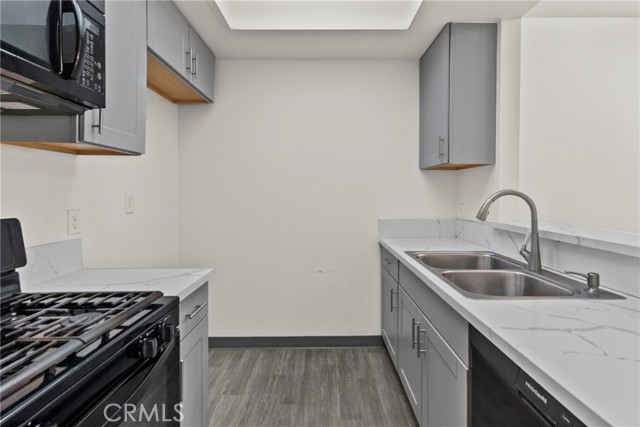 19350 Sherman Way Unit: 125