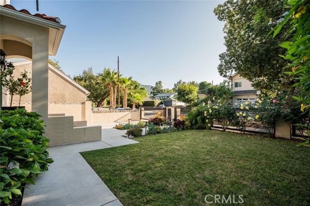 4022 Willowcrest Avenue