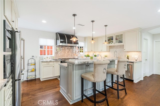 4022 Willowcrest Avenue