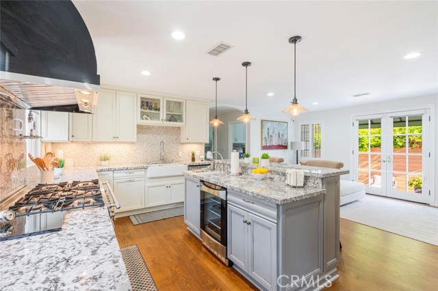 4022 Willowcrest Avenue