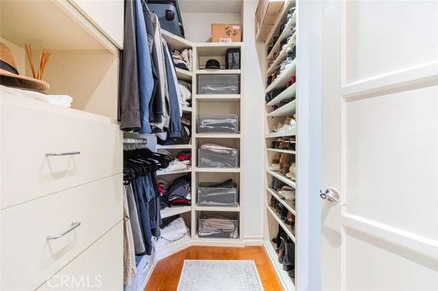 4022 Willowcrest Avenue