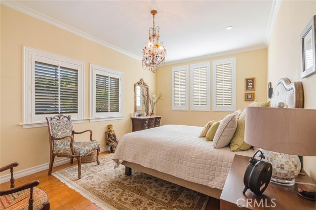 4022 Willowcrest Avenue