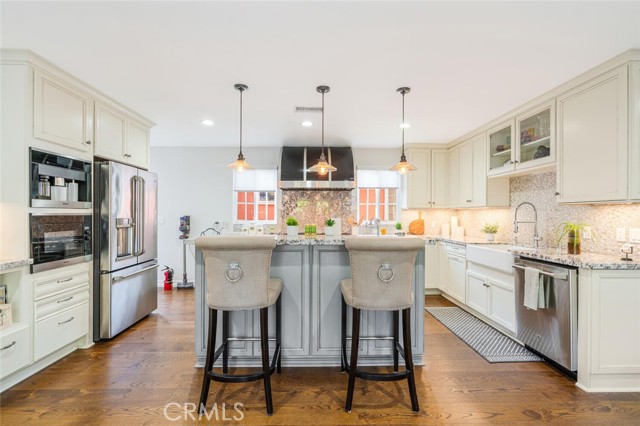 4022 Willowcrest Avenue