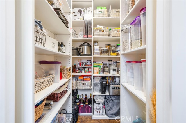 4022 Willowcrest Avenue