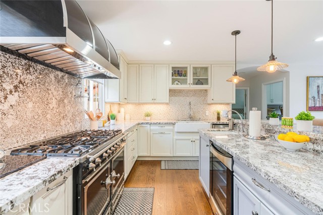 4022 Willowcrest Avenue