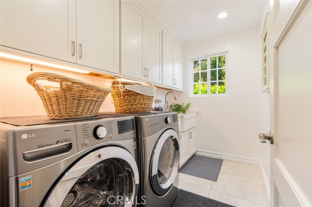 4022 Willowcrest Avenue