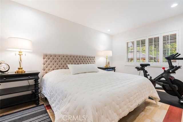 4022 Willowcrest Avenue