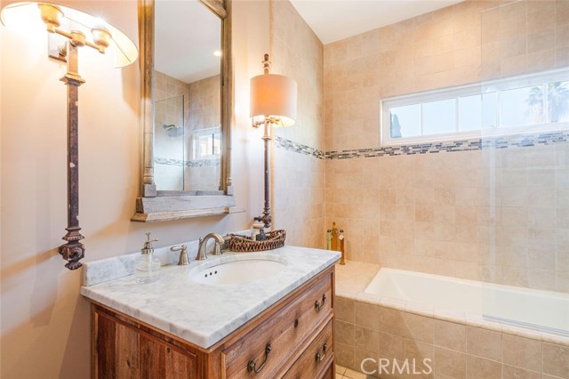 4022 Willowcrest Avenue