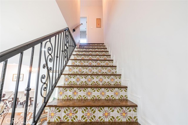 4022 Willowcrest Avenue